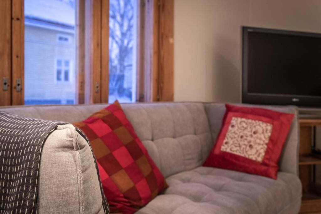 Cozy 1 Bedroom Apt And Free Parking By The Railway Station 奥卢 外观 照片
